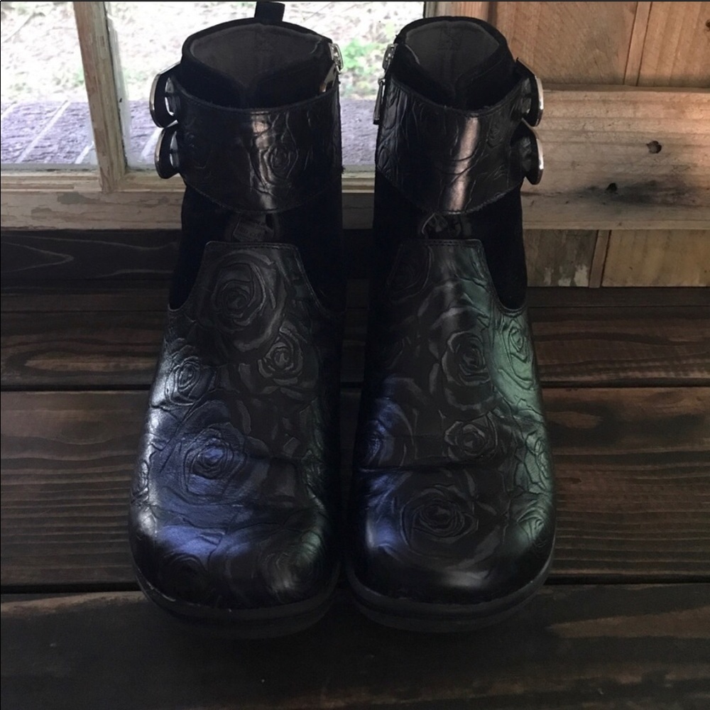 Alegria Boots